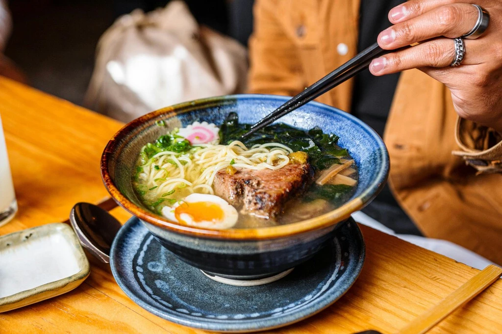 Japón encontró en el ramen la clave para mejorar su economía, hasta que se topó dos problemas: Alemania y Dinamarca  