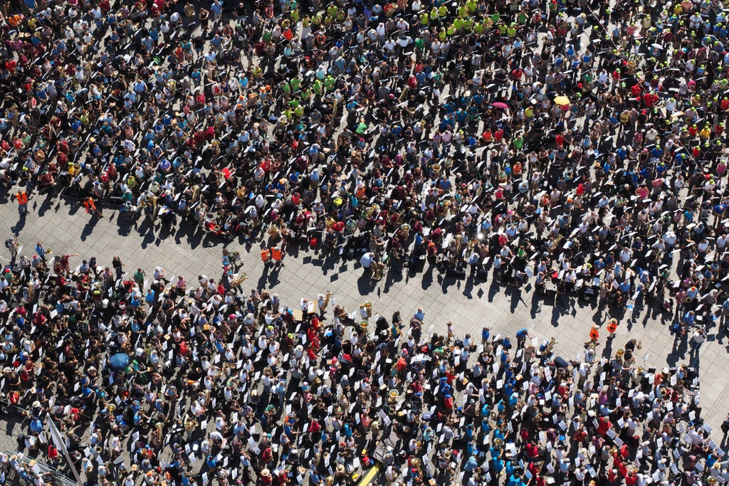 Pensamos que éramos 8 mil millones de personas en el planeta, pero estos investigadores tienen otra cifra alarmante