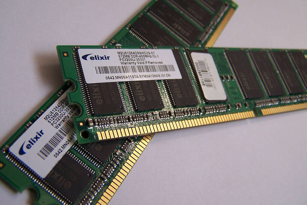 Un jugador compró dos memorias RAM en Amazon, y accidentalmente recibió una caja con 10 de ellas 