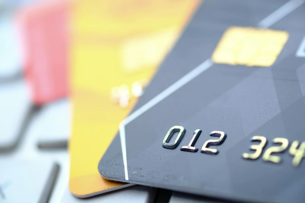 Cuánto dinero puede depositarse en las tarjetas de débito: la respuesta es 