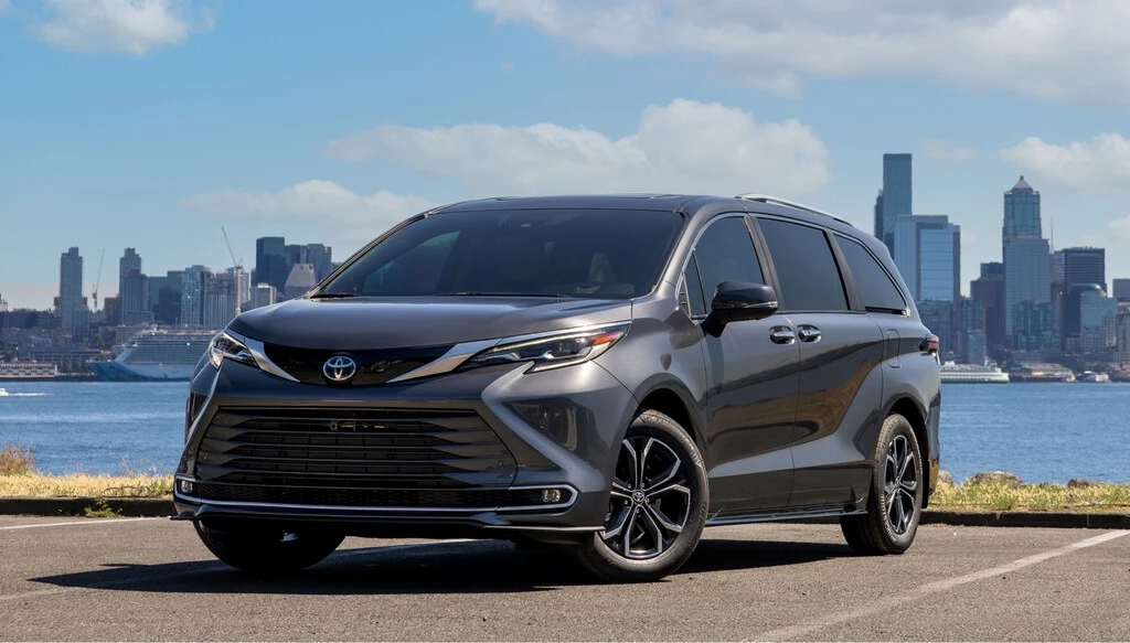 Profeco lanza alerta para más de 13,000 vehículos Toyota y Lexus en México: fallas en asientos y motores podrían causar accidentes 