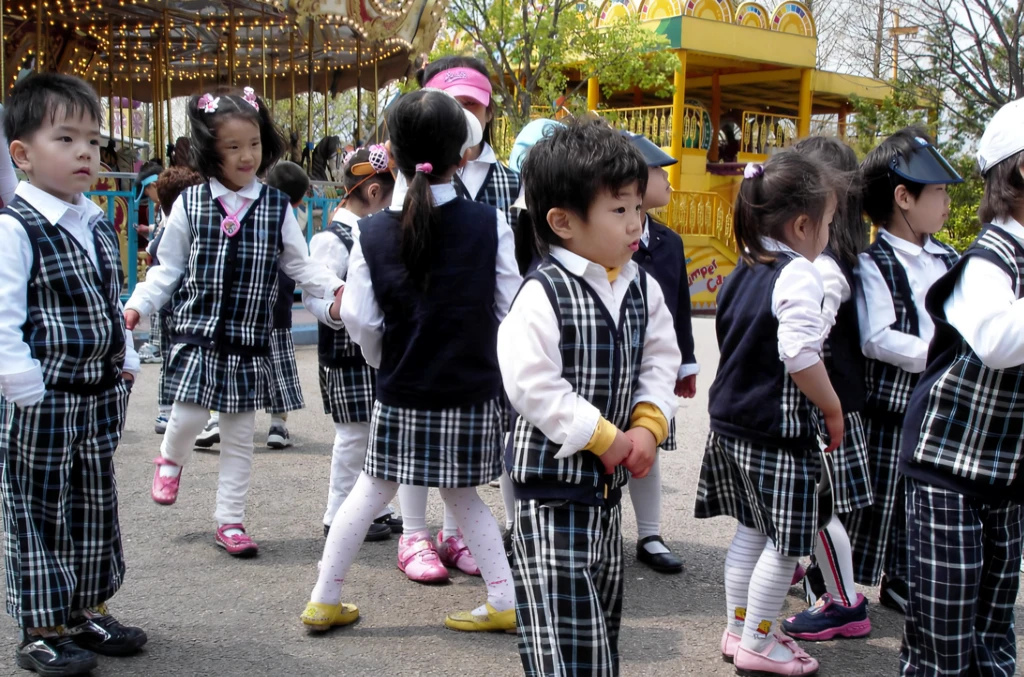 En Corea del Sur, la competencia empieza a los cinco años: 84% de los niños ya asisten a academias para sobresalir
