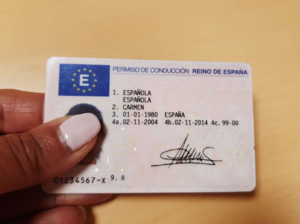 Renovar el carnet de conducir no es barato. Pero hay una excepción en la que no se deberá pagar nada a la DGT 