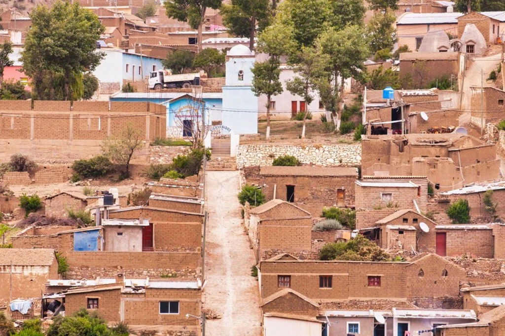 El pueblo de Latinoamérica que estuvo aislado hasta 2008: hoy es un destino de todo el mundo 