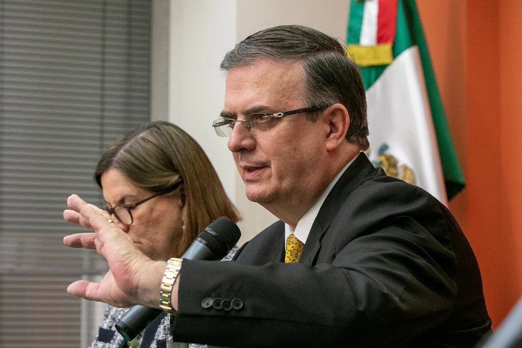 México prepara una ofensiva comercial: eliminar aranceles a vehículos pesados será prioridad en la revisión del T-MEC, afirma Marcelo Ebrard 