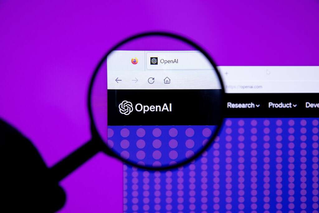 Apple y Microsoft renuncian a sus puestos en la junta directiva de OpenAI: una jugada maestra para saltar a los vigilantes