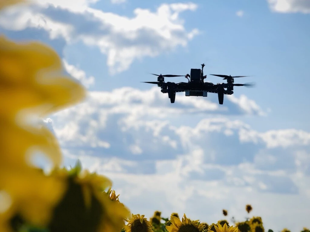 Los drones de Ucrania se están saliendo de control: este vuela igual de rápido que un tren bala y cuesta menos de 50,000 peso