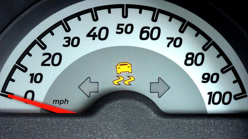 Para qué sirve el botón de ESP en tu auto 