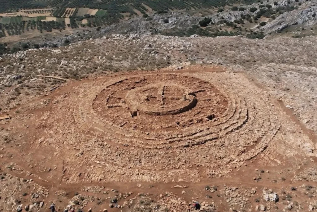Planeaban construir un aeropuerto en Grecia, pero encontraron un fascinante edificio de hace 4,000 años 
