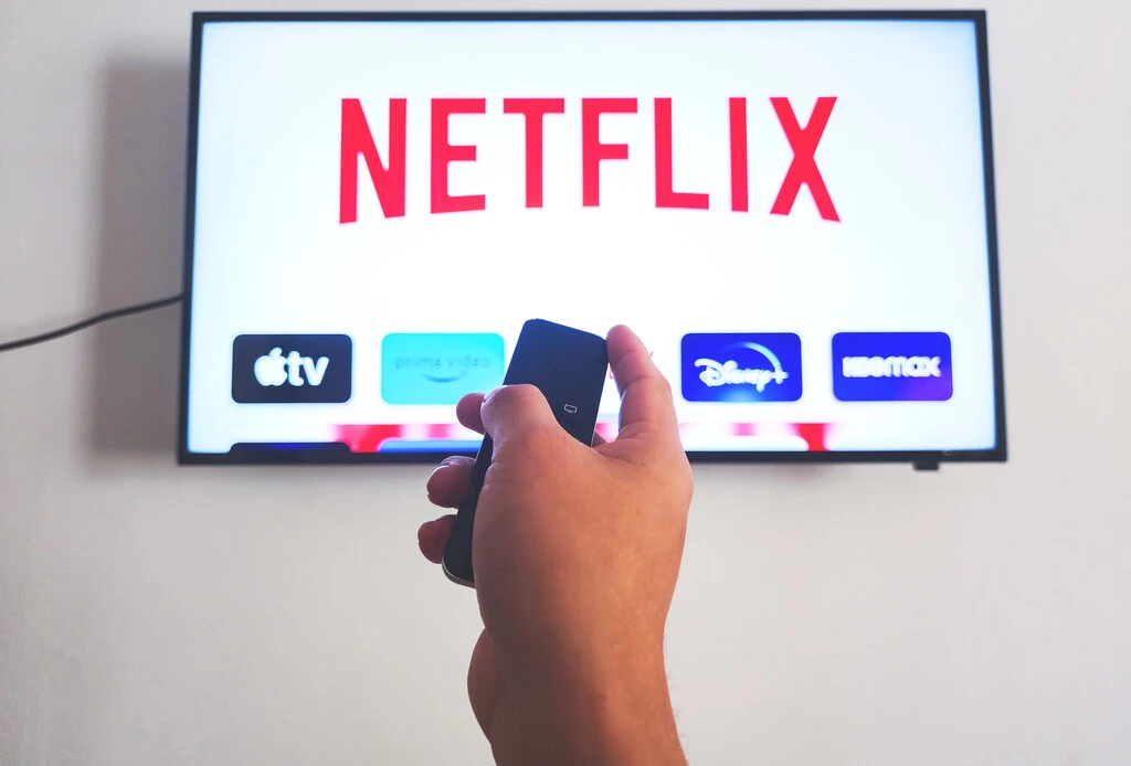 Las aplicaciones de mi smart TV ya no se actualizan: las mejores alternativas económicas para disfrutar de Netflix en tu viejo televisor 