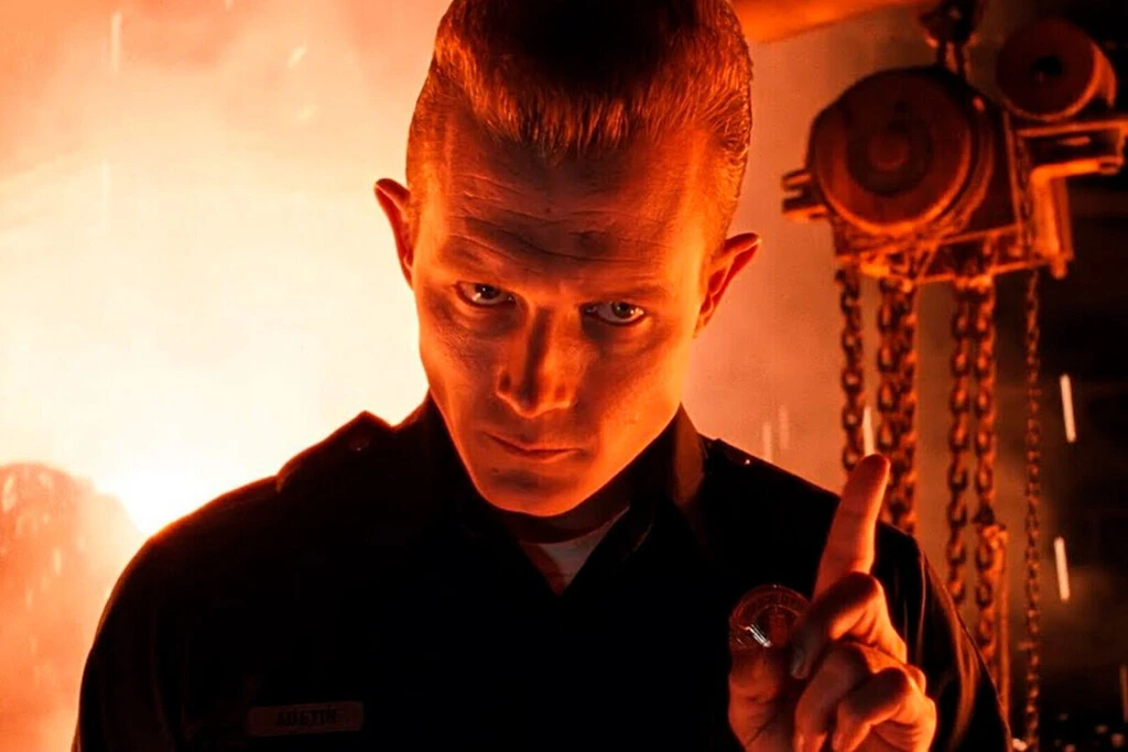 Parece un error descomunal de Terminator 2, pero no lo es: si pausas la película en el minuto 108 verás cómo al cyborg T-1000 le salen tres brazos, ¿por qué? 
