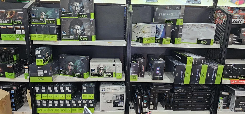 El paraíso de las tarjetas gráficas está en Tailandia, pero te obligan a comprar una PC Gamer nueva 
