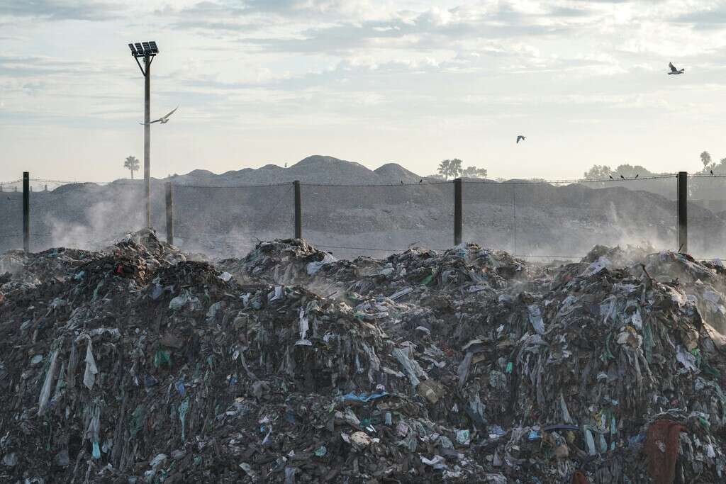 El hombre que tiró a la basura más de 700 millones de euros en bitcoin en un disco duro quiere comprar el vertedero entero 