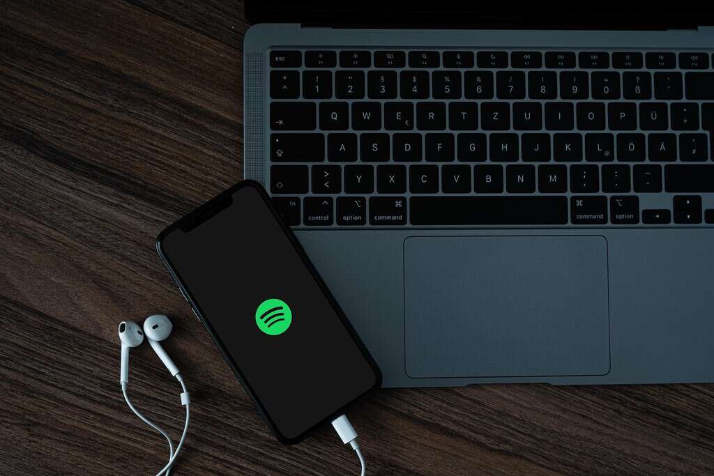 Usar Spotify Premium gratis era posible con una app modificada en Android: Spotify ha fulminado esa posibilidad  