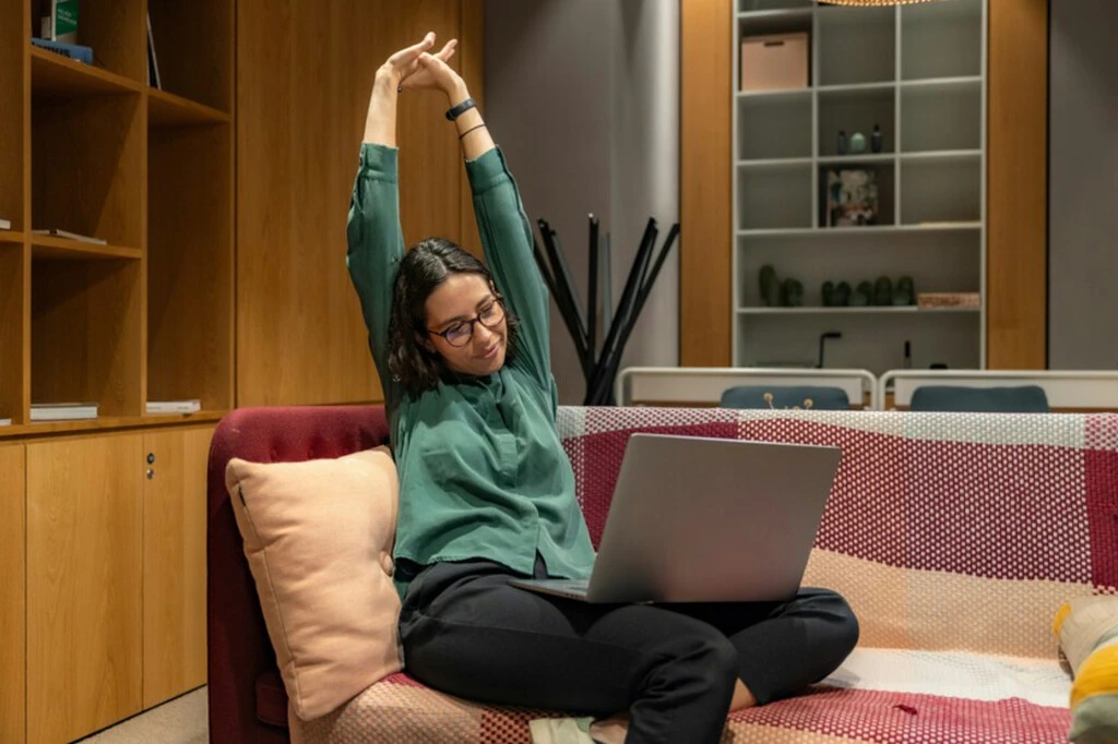 Tras años analizando el teletrabajo y la oficina, descubren que el trabajo híbrido es la peor opción: mata la innovación