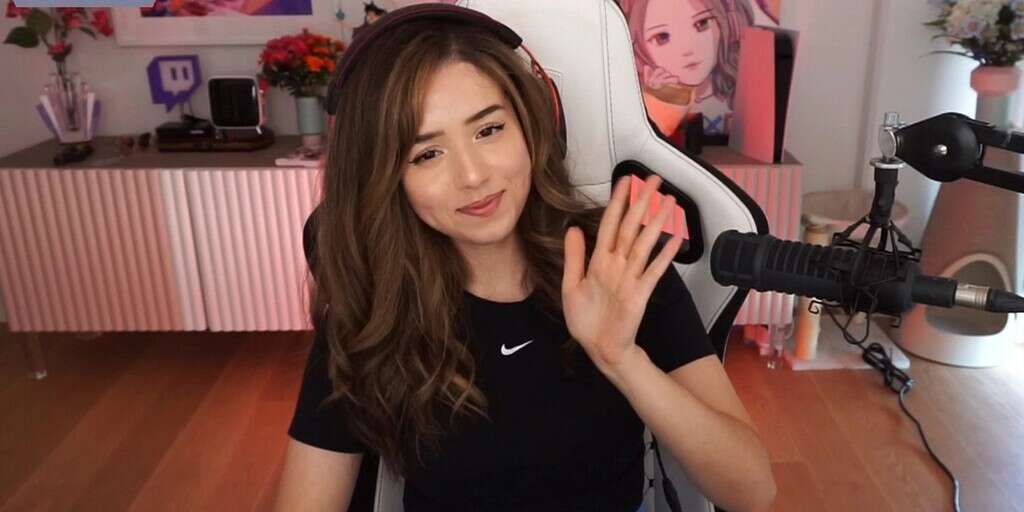 Usó un PowerPoint para convencer a sus padres de dejar de estudiar y convertirse en streamer, hoy Pokimane cuenta con más de 9 millones de seguidores en Twitch 