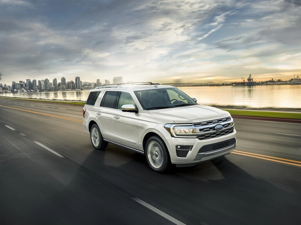 Ford lanza alerta para más de 270,000 SUVs por riesgo en el sistema de frenos: Navigator y Expedition, en la mira 