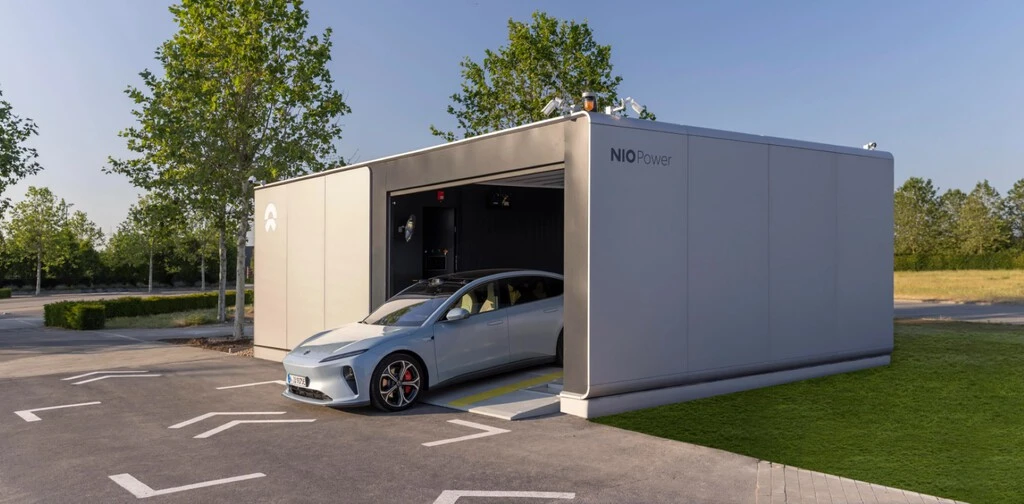 China domina el mercado de autos eléctricos, pero más de 100 marcas podrían desaparecer antes de 2030, según reporte 