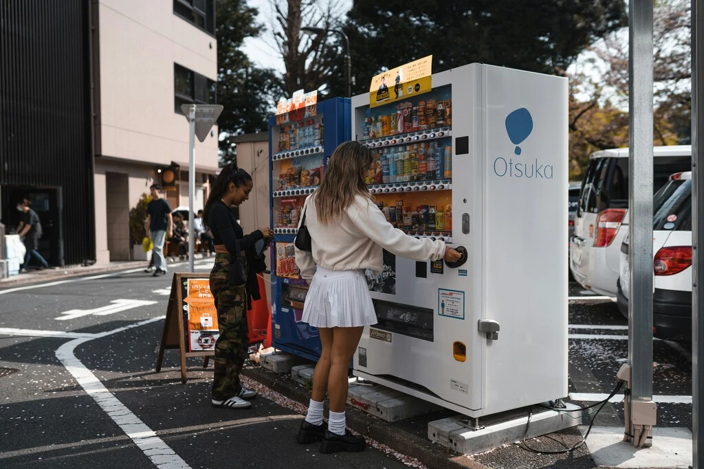 Japón lleva las máquinas expendedoras a otro nivel: ahora venden CPUs desde 60 pesos 