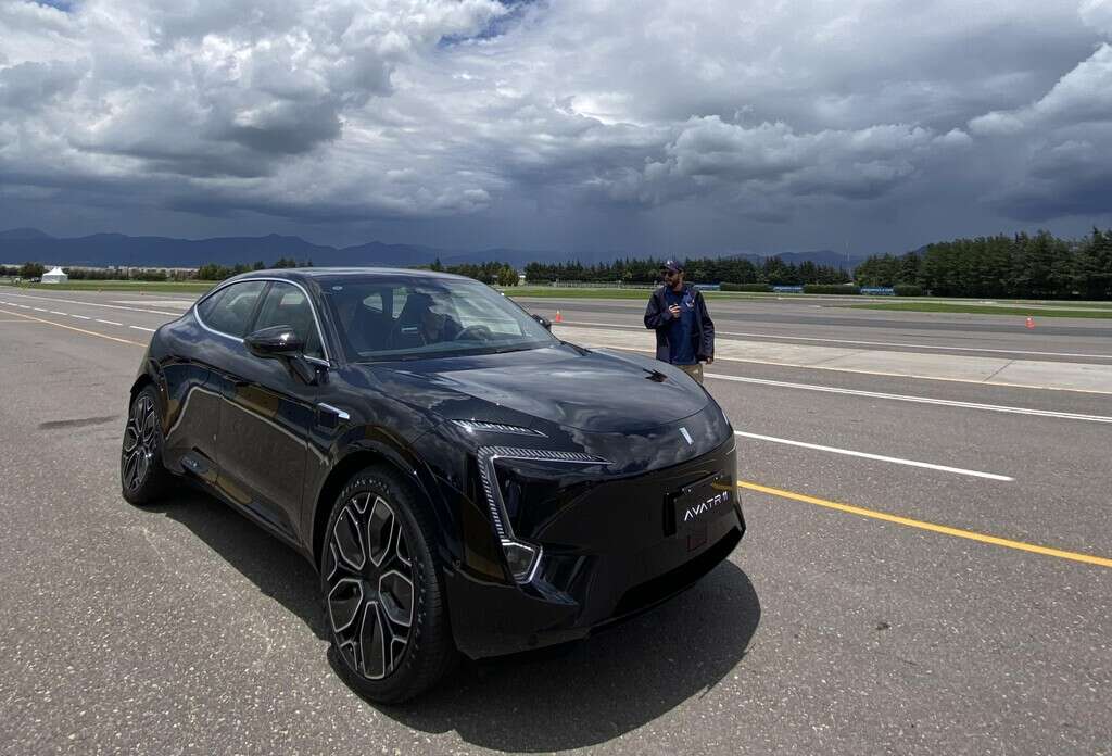 Este chasis de auto eléctrico se inspiró en una tortuga y promete soportar choques de 120 km/h sin que las baterías se incendien 