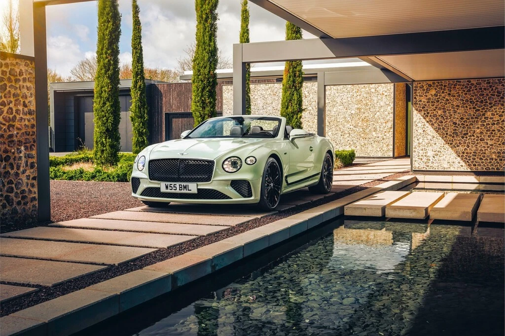 El ex CEO de Bentley dice saber por qué sus ventas bajaron: los millonarios ya no quiere alardear con carros de lujo 