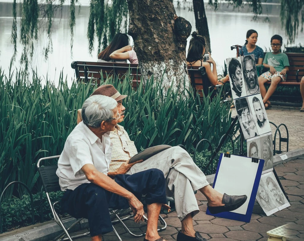 China quiere que la gente mayor trabaje por la falta de jóvenes. A veces, desde los 35 años comienza la discriminación por edad 