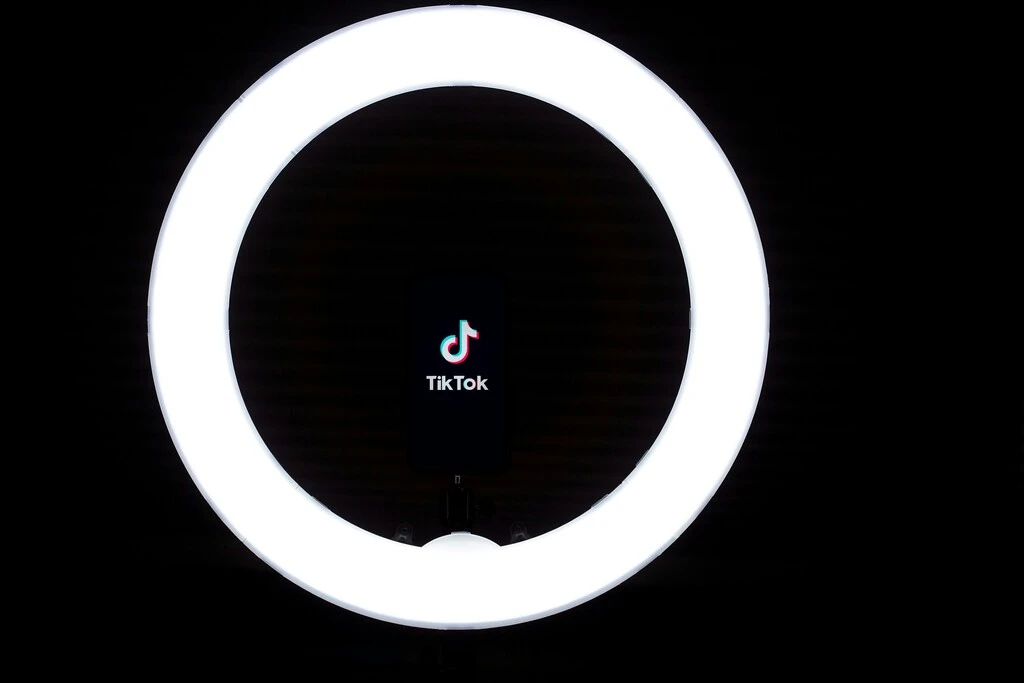 Si quieres atraer a la Generación Z, tira de influencers de TikTok: los convencen de todo