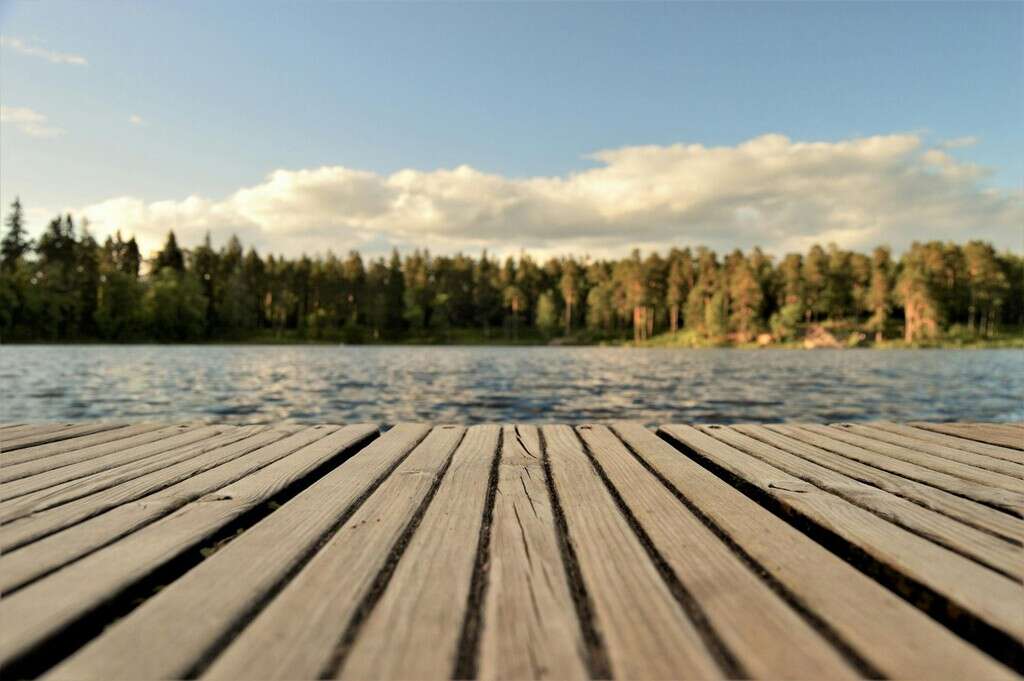 Japón busca al creador de una carretera en el lago más grande del país: no lleva a ninguna parte