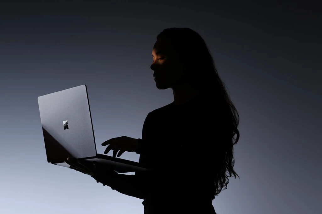 Microsoft quiere competir con la MacBook Pro: la nueva Surface Laptop Ultra tiene la IA más potente con Nvidia RTX Spark 