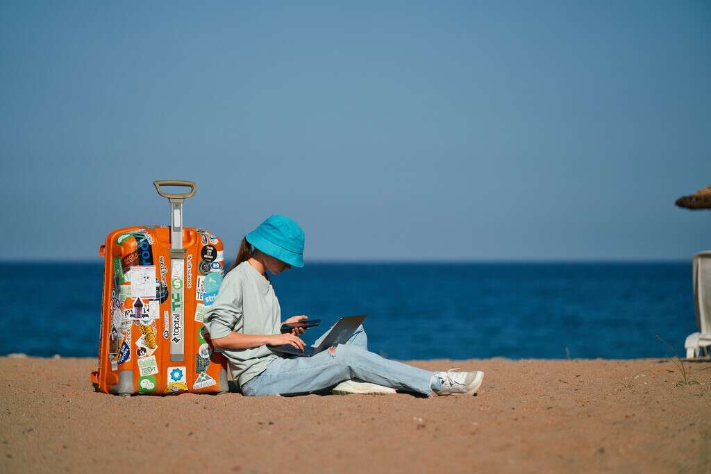 Si sientes que tus trabajadores están siendo menos eficientes en verano, puede ser cierto: lo que se sabe del 'quiet vacationing'  