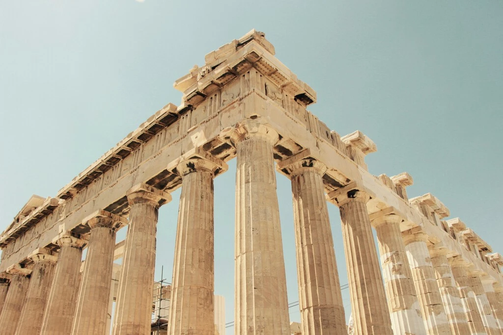 Mientras la semana laboral de cuatro días se expande en el mundo, Grecia quiere imponer jornadas de 13 horas al día 