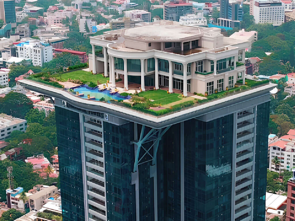 Este millonario construyó una mansión en el punto más alto de un edificio; lo sorprendente es que igual y nunca la conoce