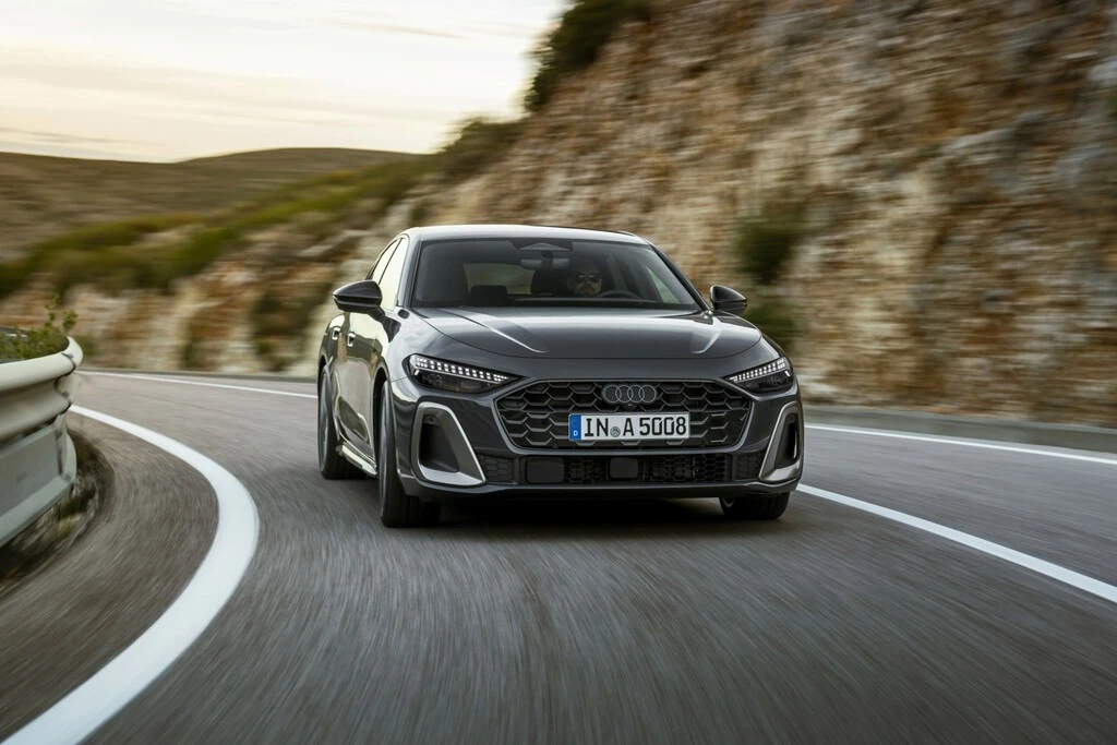 Audi A5 llega a México: 367 HP, iluminación digital y ChatGPT integrado para el nuevo sedán que reemplaza al A4, precio y lanzamiento 