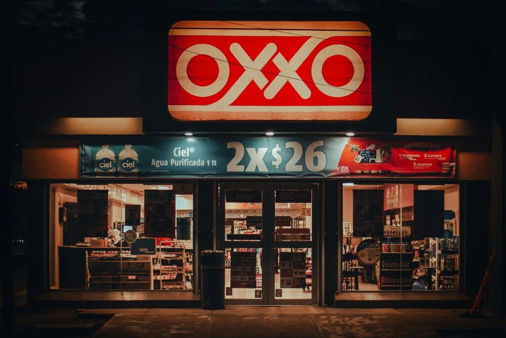 Oxxo quiere que sus tiendas en CDMX sirvan para algo más que compras rápidas: resguardar mujeres en riesgo 