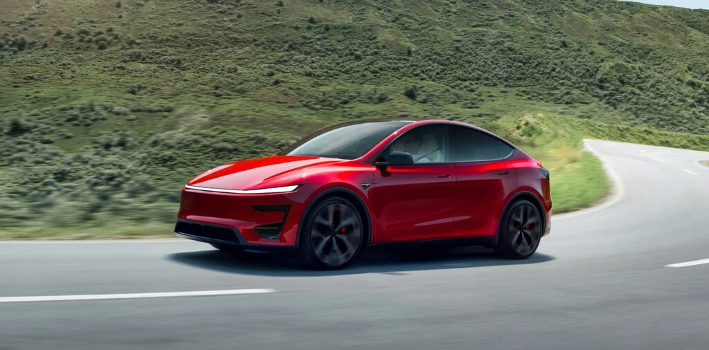 Tesla Model Y Performance: el SUV eléctrico más vendido del mundo ahora se transforma en un deportivo con 460 HP y 580 km de autonomía 