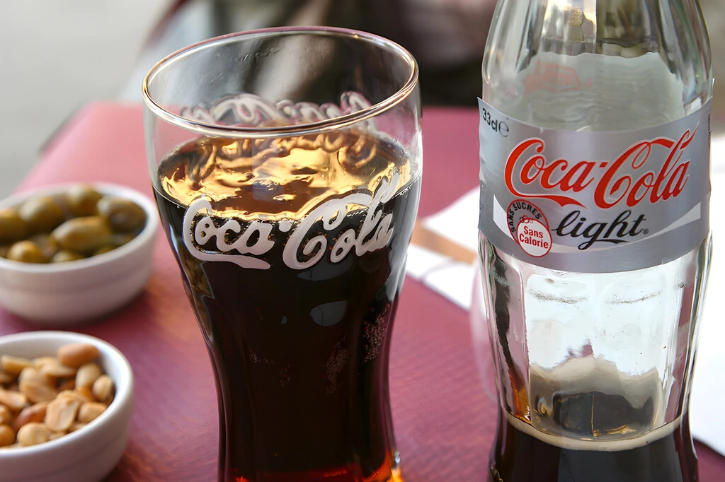 La odisea en el pasillo de refrescos: por qué tomar una Coca-Cola Light en pleno 2026 parece misión imposible 
