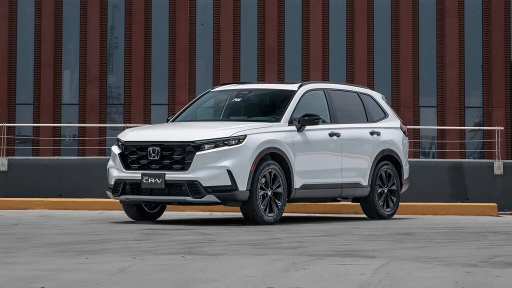 Honda CR-V 2026 llega a México: 204 HP, motor turbo o híbrido y asistencias a la conducción en todas sus versiones, precio y lanzamiento 