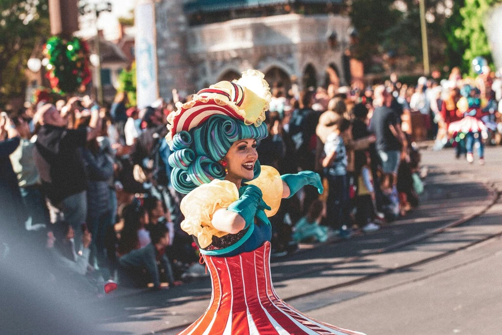 La historia detrás del actor de Disney que murió tras poner un fuego artificial en su cabeza 