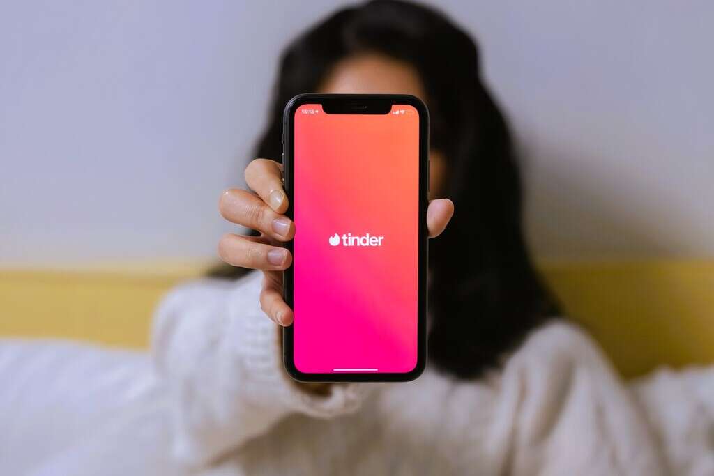 Tinder sabe que tiene mala fama, así que ha creado esta función para citas 
