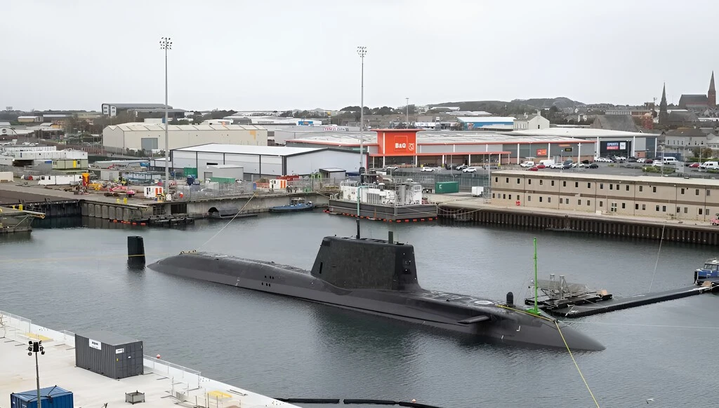 Este submarino nuclear pesa lo mismo que mil elefantes y por primera vez lo han sumergido. Un hito en la ingeniería naval
