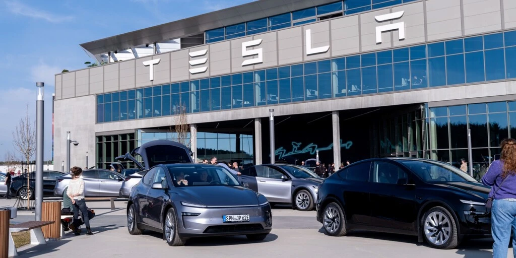 La crisis en Tesla es tan grande que personas cercanas a Elon Musk ya le piden que renuncie, según reporte 