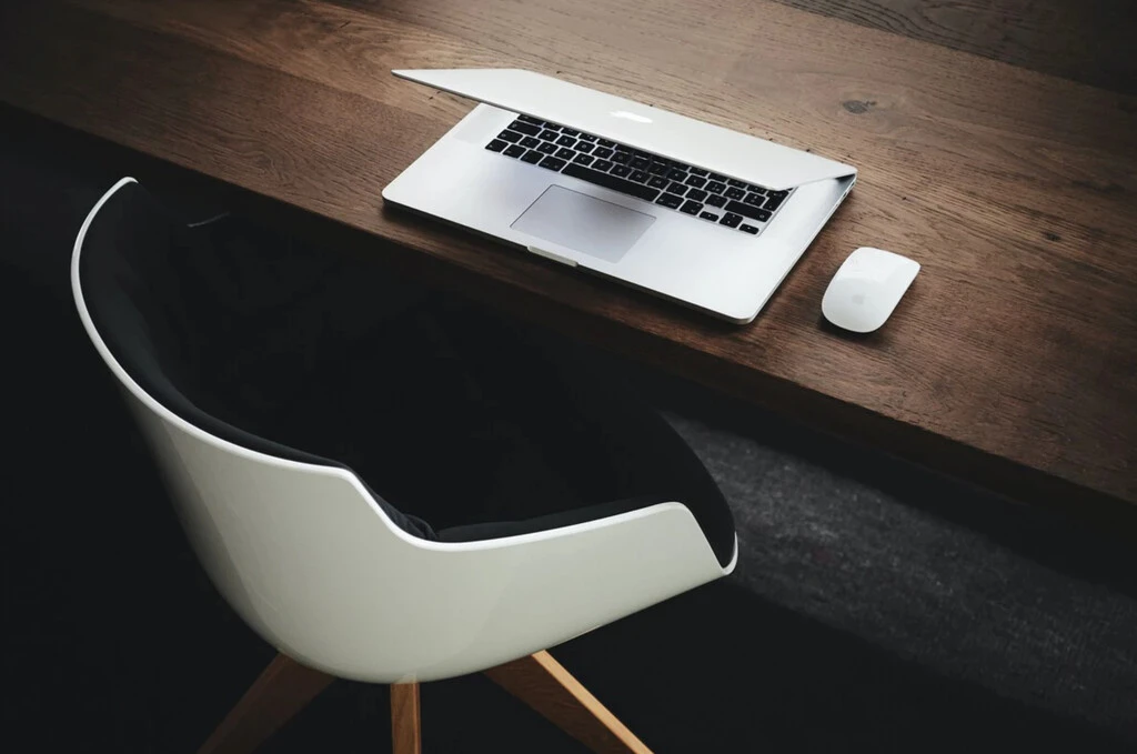 Un estudio sobre la semana laboral de 4 días descubre que cuando trabajamos 5 días pasamos uno sin hacer casi nada 