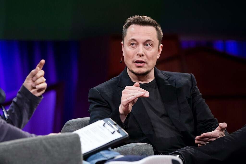 Elon Musk batió récords con su fortuna y en solo una semana ha perdido 40.900 millones. Tesla es una de las responsables 