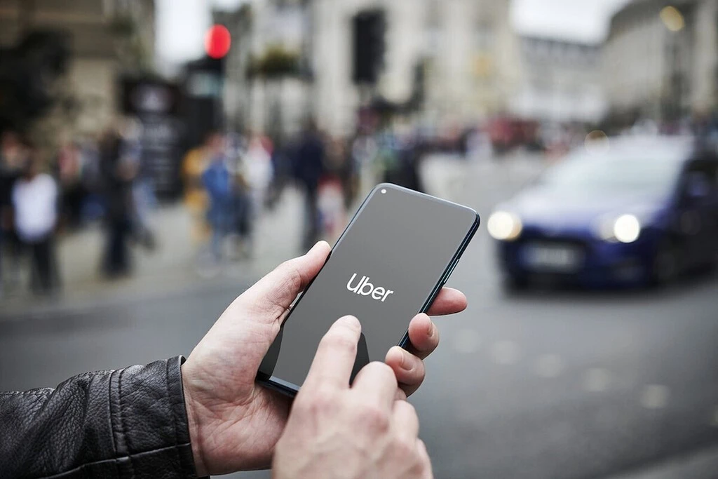 Consumo investigará a las VTC como Uber y Cabify por posibles subidas de precio de hasta el 300% durante el gran apagón 
