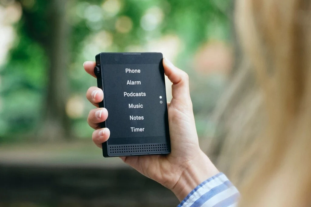 Este celular no es inteligente y no tienen apps adictivas: suena descabellado, pero se venden por miles 