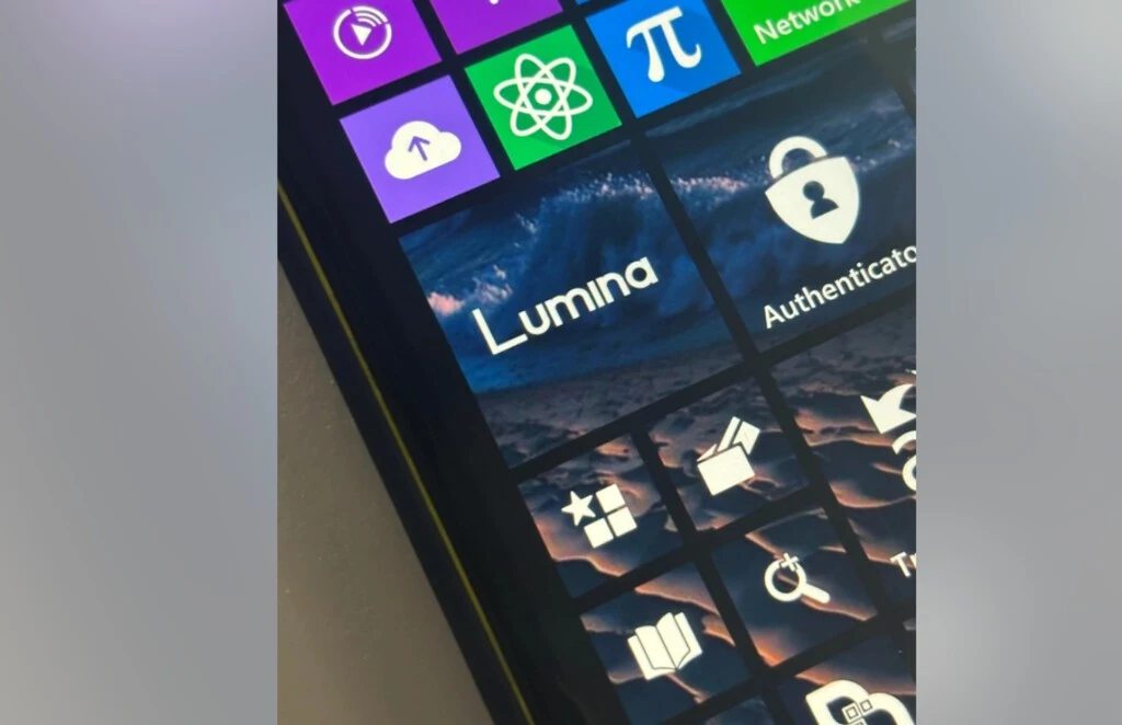 Windows Phone 8.1 revive con una nueva app de inteligencia artificial al estilo ChatGPT