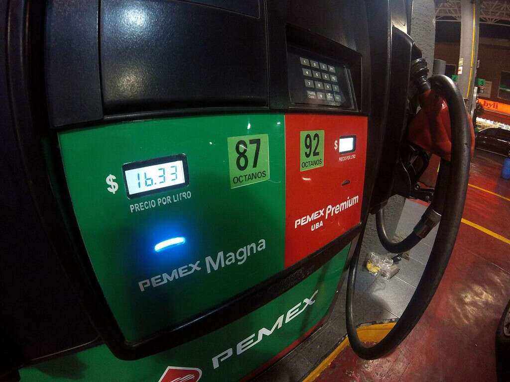 La gasolina no subirá de precio en México por seis meses: la promesa del gobierno para mantener la magna en 24 pesos por litro 