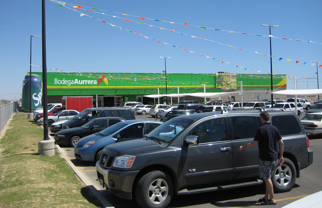 Bodega Aurrera tiene un nuevo problema: llegan menos clientes y compran menos 