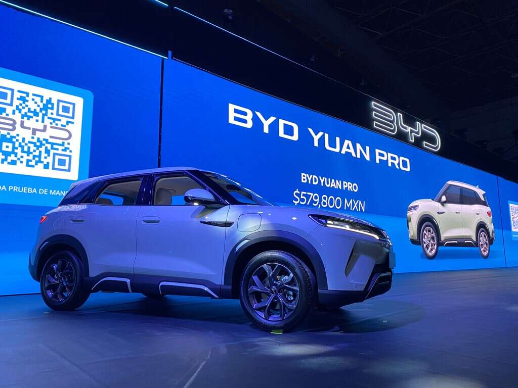 BYD Yuan PRO llega a México: 380 kilómetros de autonomía, pantalla giratoria de 12.8 y el precio más bajo para un SUV eléctrico en el país 