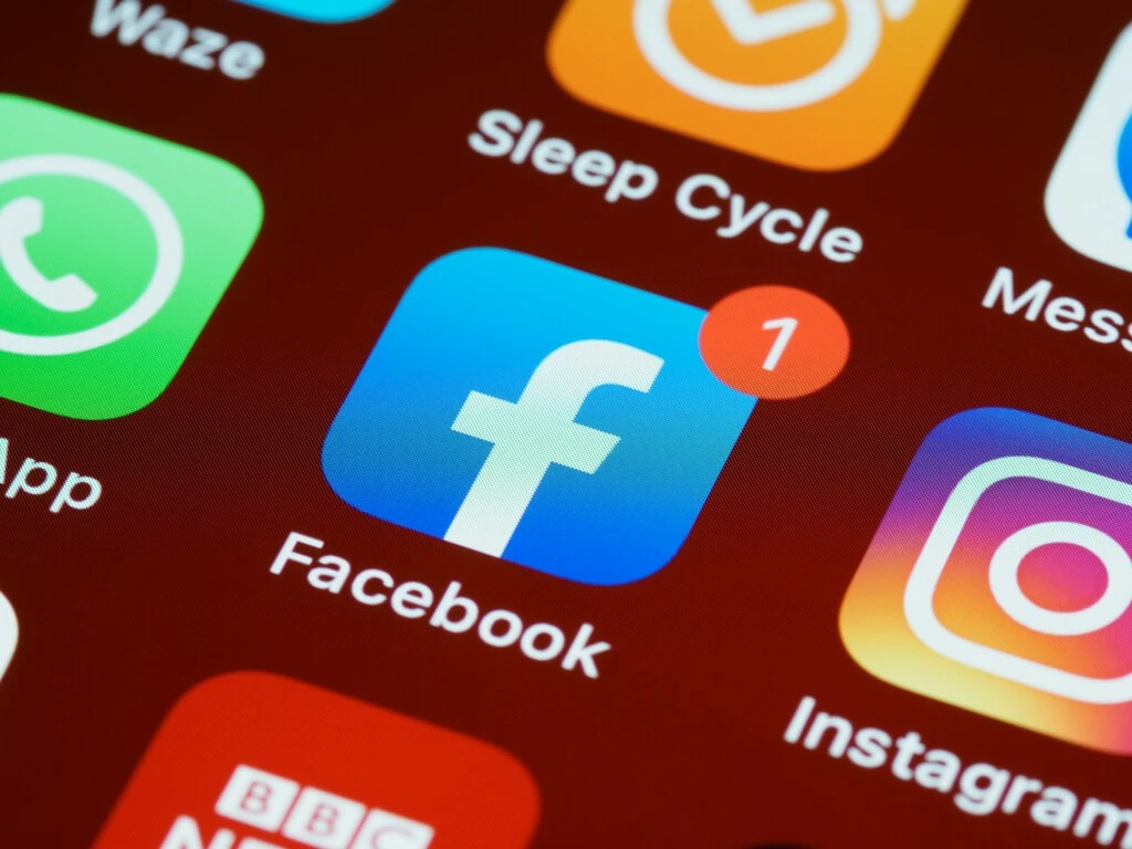Tras años viendo lo peor de Internet, los exmoderadores de Instagram en Barcelona piden 150.000 euros a Meta por daños psicológicos